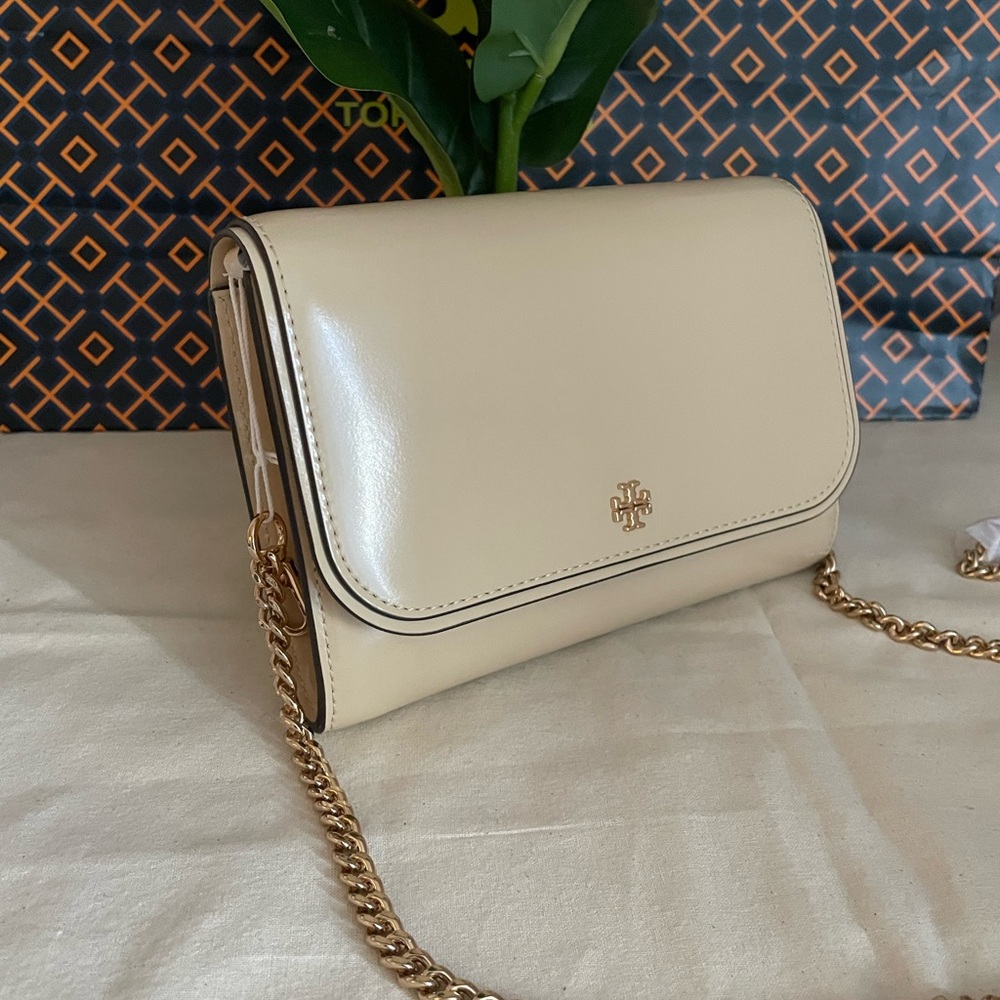 New, Emerson patent chain wallet crossbody soft serve color